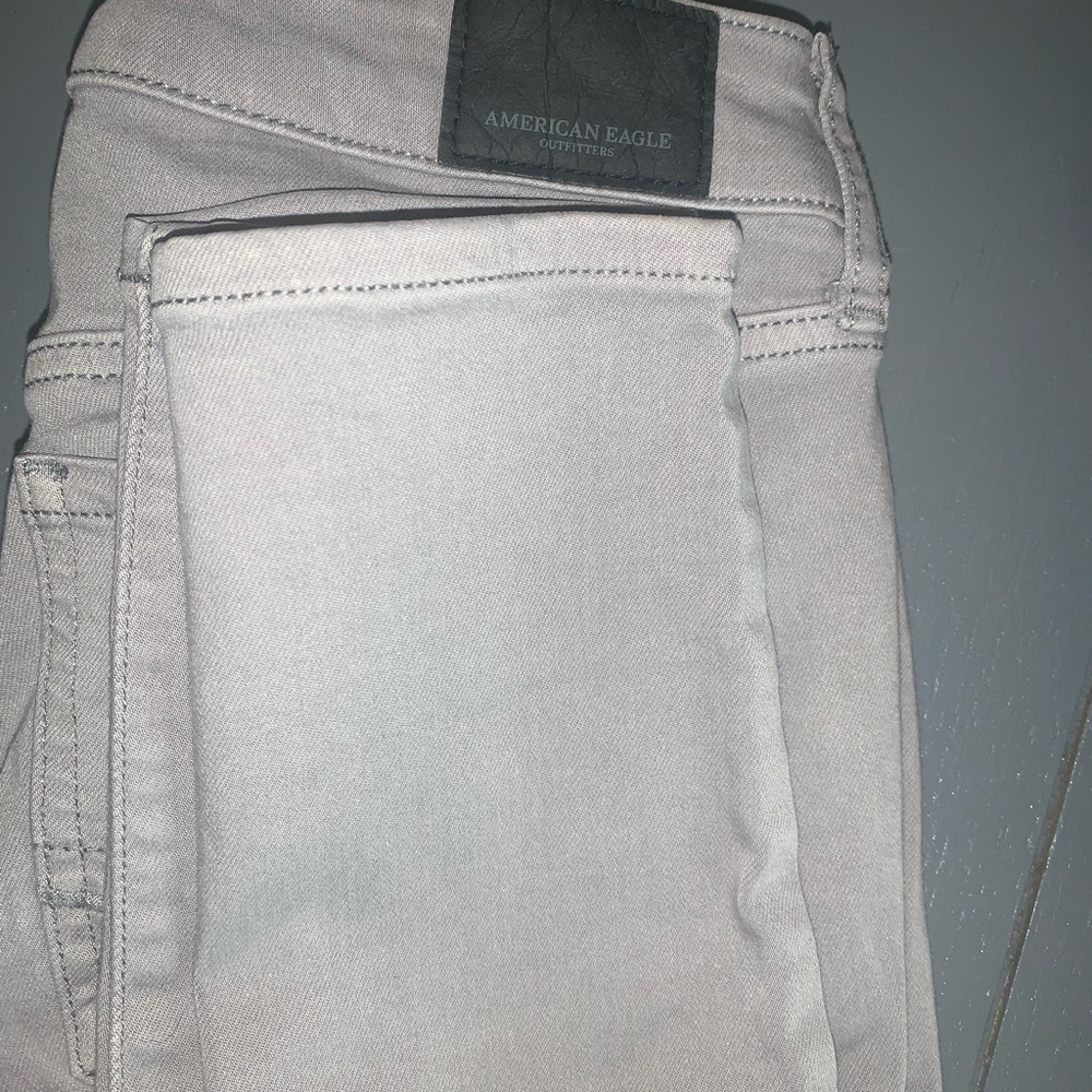 American eagle size 4 stretchy skinny jeans grey